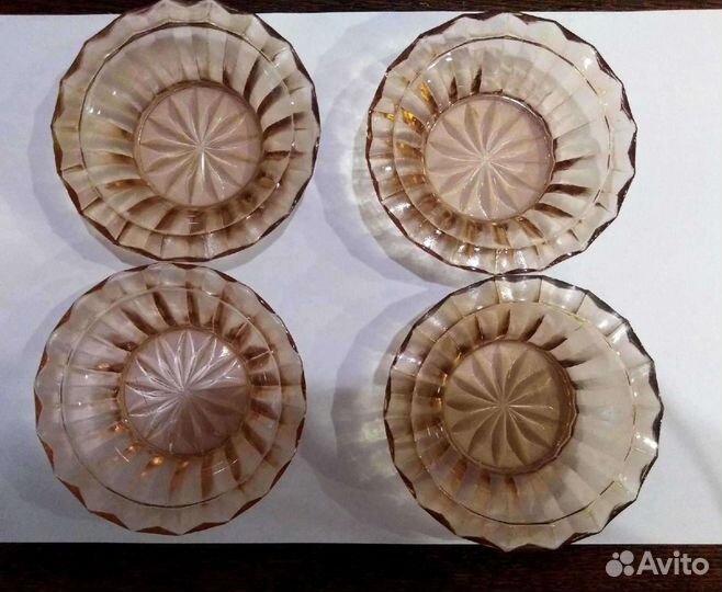 Фарфоровые блюда и пиалки