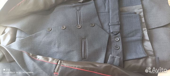 Костюмчики на мальчиков в школу