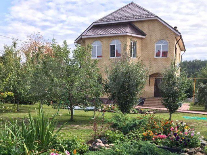 Коттедж 207 м² на участке 18,2 сот.