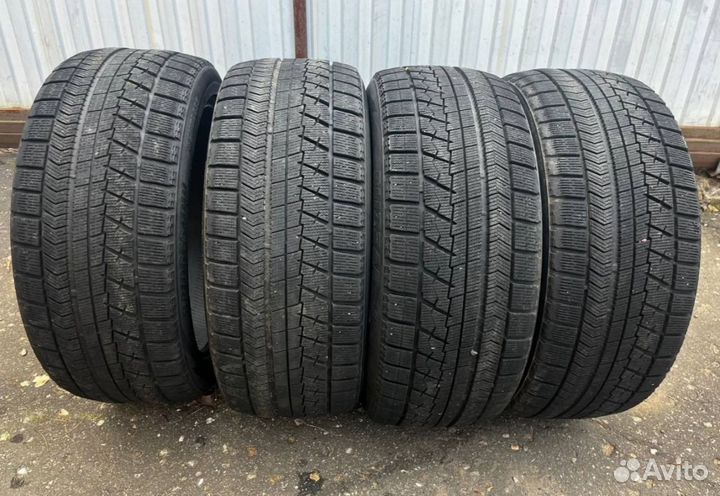 Bridgestone Blizzak VRX2 255/40 R19 107W