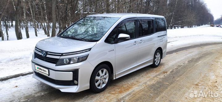 Toyota Voxy 1.8 CVT, 2015, 179 000 км