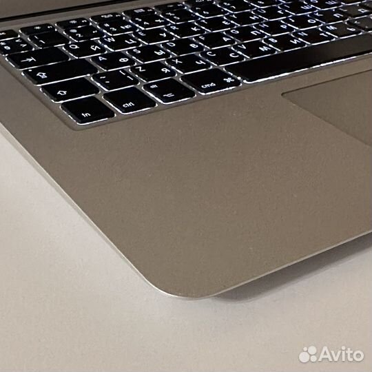 Apple MacBook Air 13 (2013)