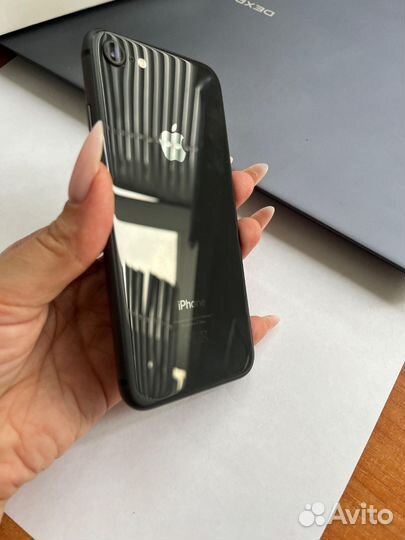 iPhone 8, 64 ГБ