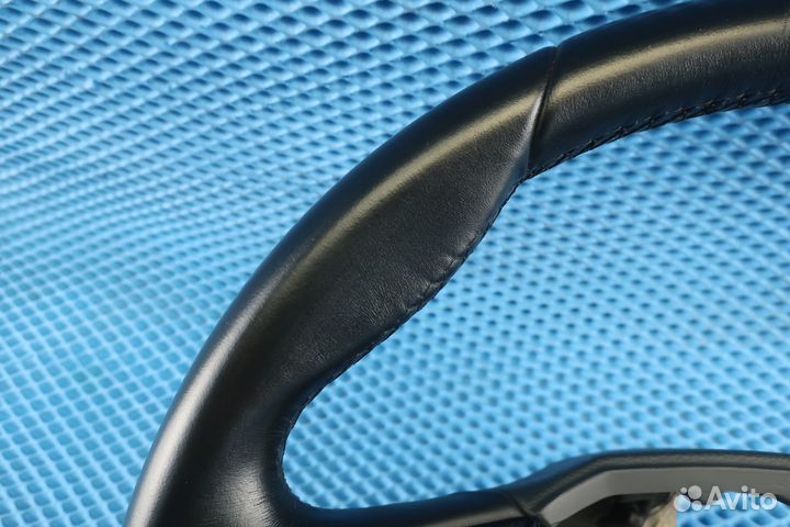 Рулевое колесо с кнопками Skoda Superb 3