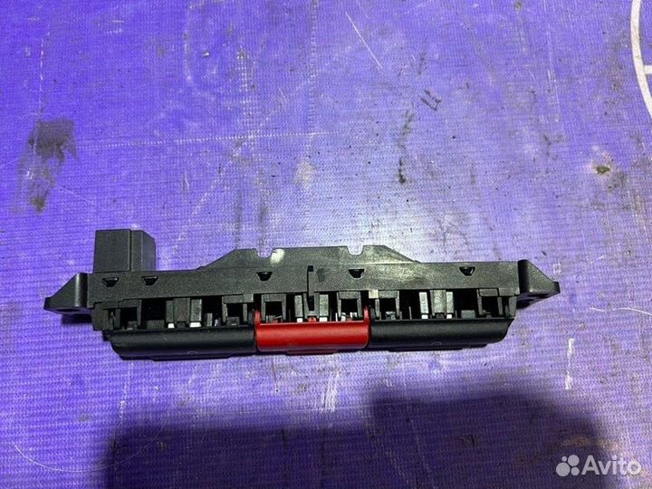 Кнопка аварийки Land Rover Freelander 2 FA/L359