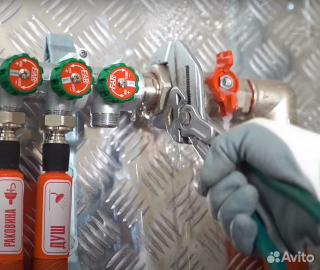 Сантехник. Услуги Сантехника. Ремонт унитаза