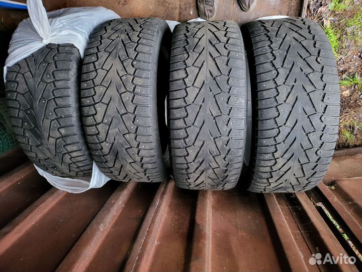 Pirelli Ice Zero 275/45 R20 110M