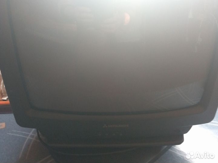 Телевизор бу Mitsubishi