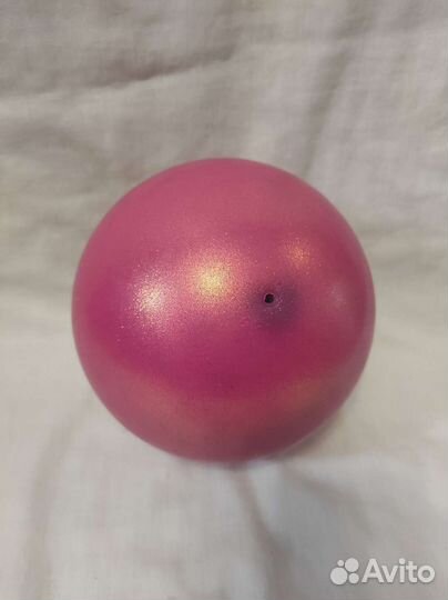 Предметы для художественной гимнастики, мячи,обруч