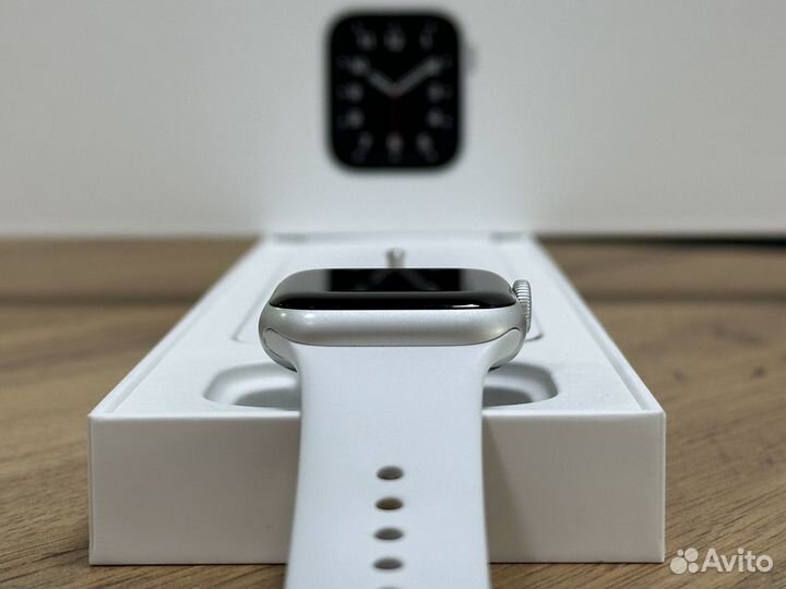 Часы Apple Watch SE 40 mm