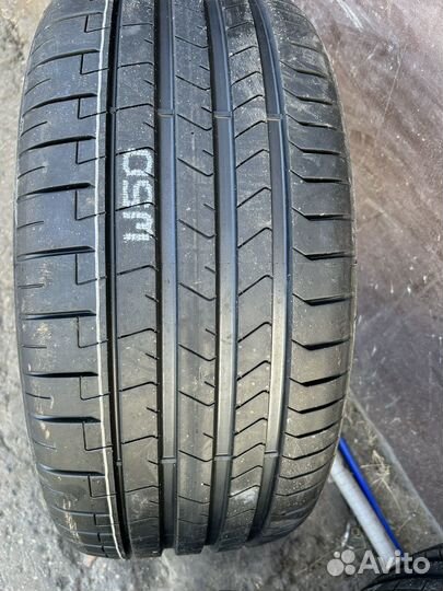 Pirelli P Zero PZ4 255/35 R21 и 285/30 R21 100Y