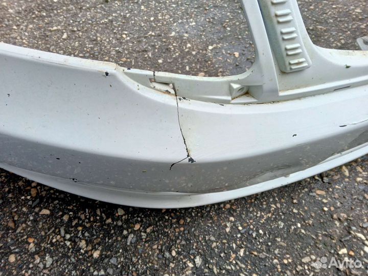 Бампер гранта в хорошем состоянии