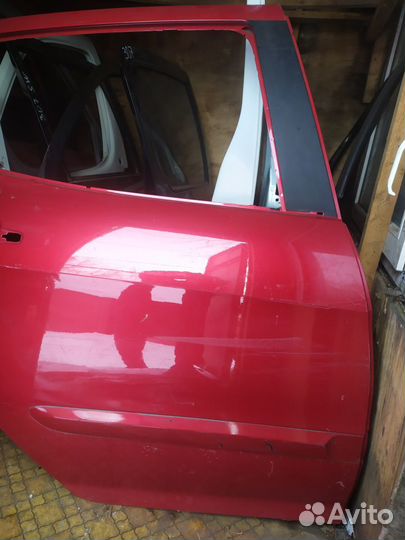 Peugeot 308 дверь задняя правая красная