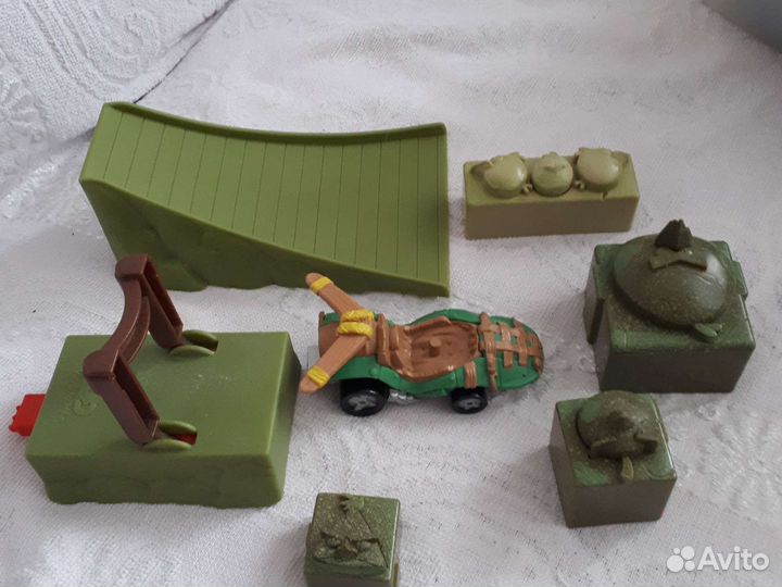 Игрушка бтр