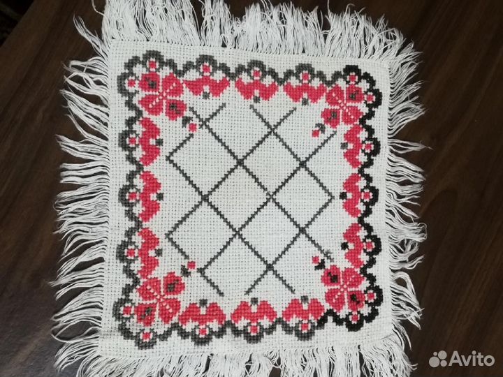 Салфетки вышитые