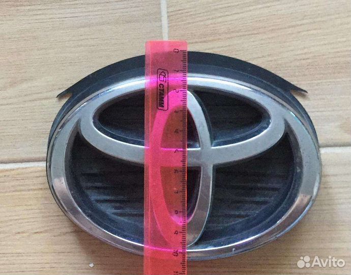 Эмблема / Значок Toyota Avensis