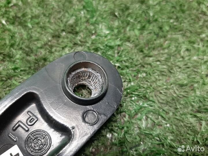 Поводок стеклоочистителя правый Mazda 3 (BK) 2005