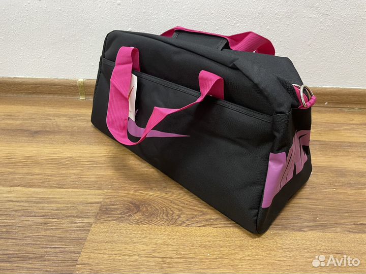 Сумка спортивная Nike, чёрно-розовая