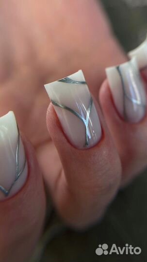 Модель на маникюр