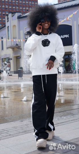 Новый портивный костюм (черный,белый)