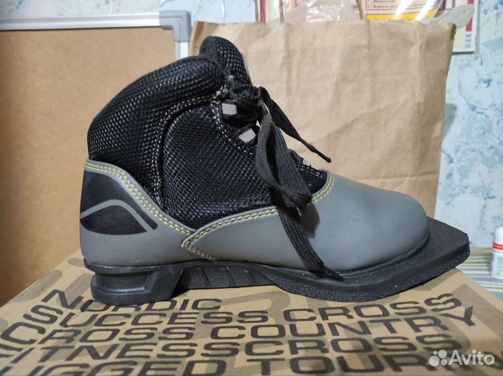 Лыжные ботинки