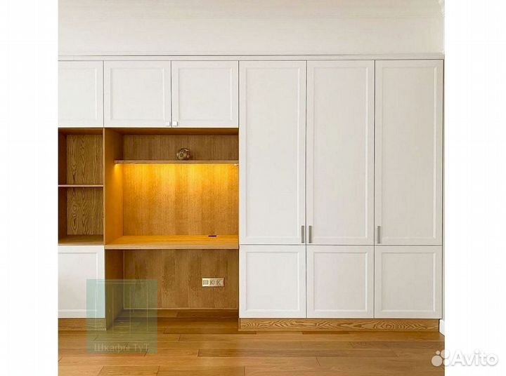 Зеркальный шкаф