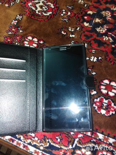Телефон Nokia 1520