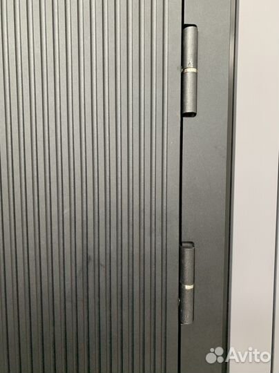 Дверь стальная. Luxor 2. Мдф дуб вертикаль