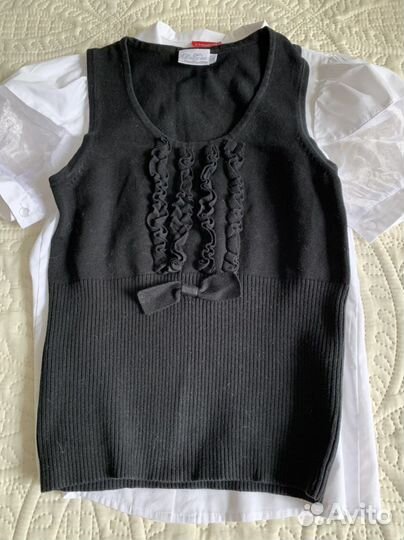 2 рубашки блузки и жилет школьные