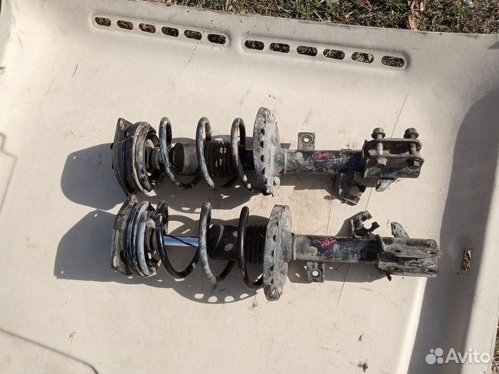 Стойки амортизатора nissan note e11