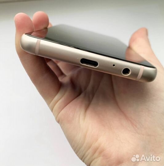 Samsung Galaxy A8 (2018), 4/64 ГБ