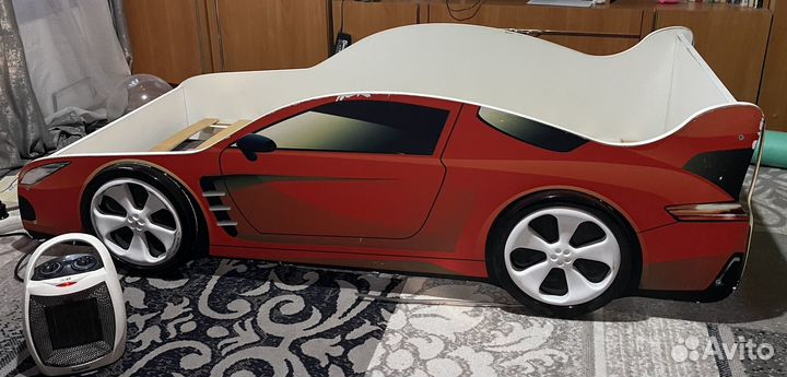 Детская кроватка машинка