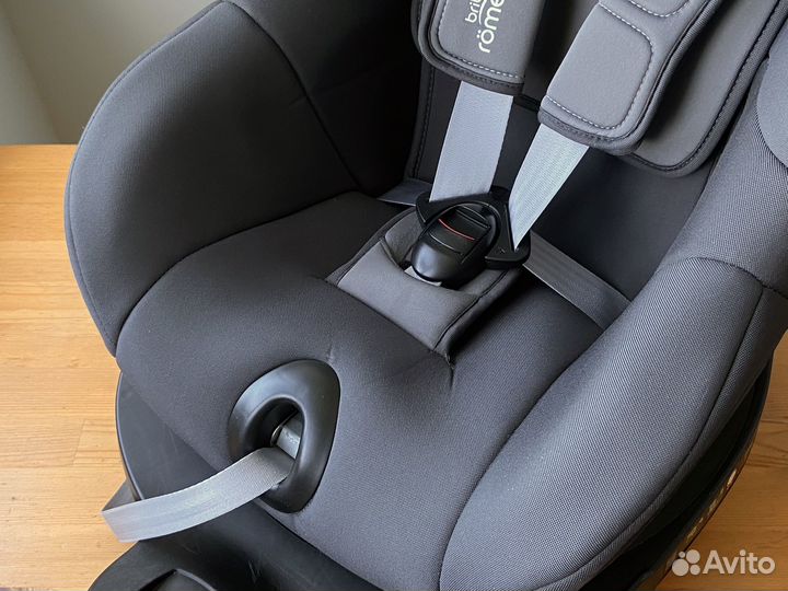 Автокресло Britax Romer Dualfix M i-size серое