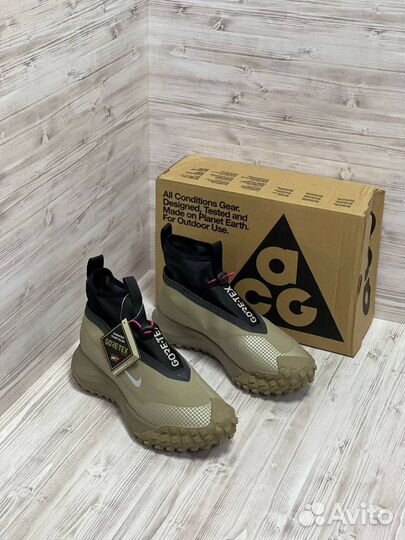 Кроссовки nike acg mountain fly gore tex бежевые