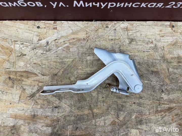 Петля капота левая LADA Vesta