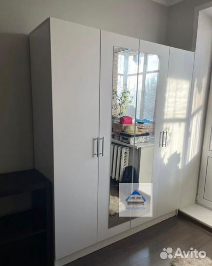 Шкаф четырехстворчатый