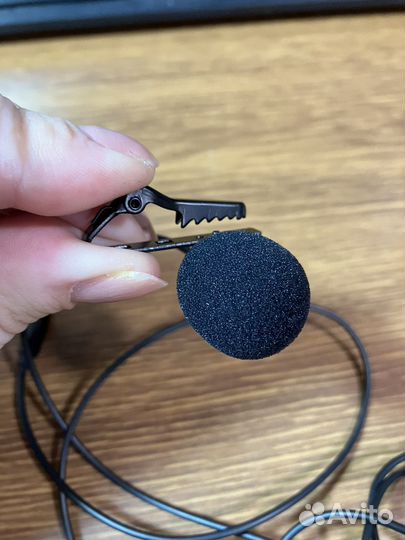 Петличный микрофон