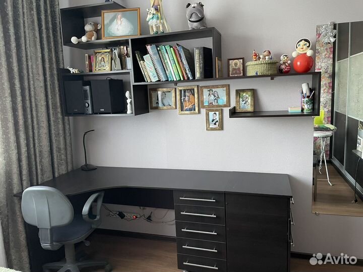 Школьный уголок