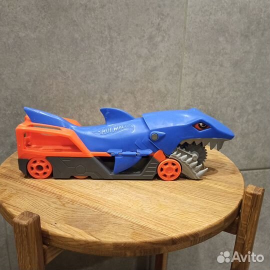 Hot wheels (Хот вилс) Голодная акула
