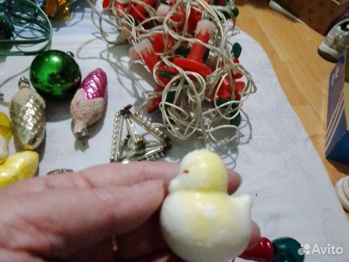 Новогодние игрушки, гирлянды