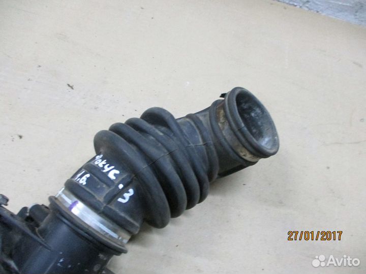 Патрубок воздушного фильтра гофра Форд Фокус 3 1,6