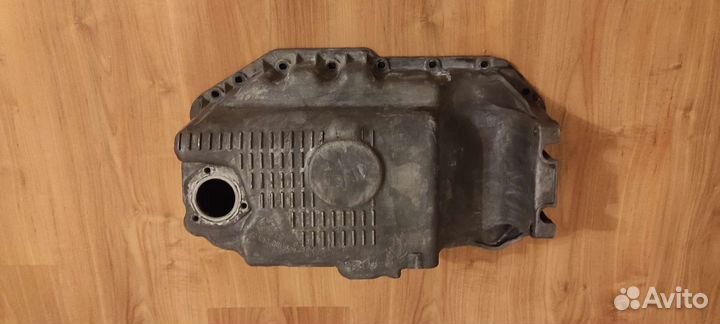 Поддон двигателя Volkswagen Golf 4 1.4-1.6 16V