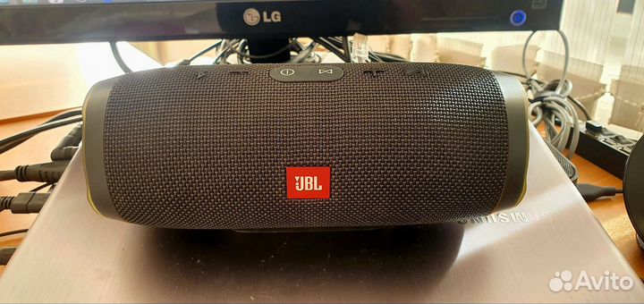 Колонка JBL charge 3