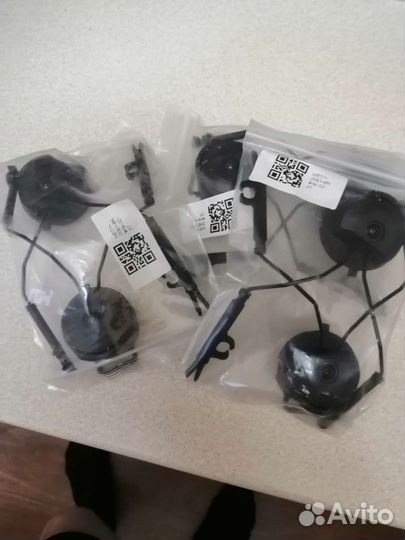 Крепления для активных наушников на шлем