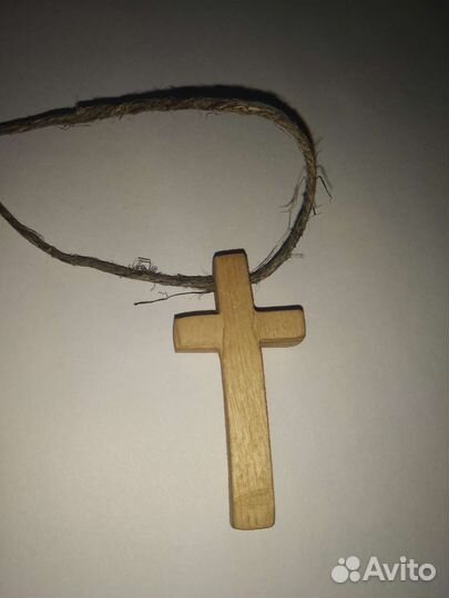Крест нательный деревянный