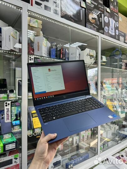 Ноутбук itel i5/8/512ssd