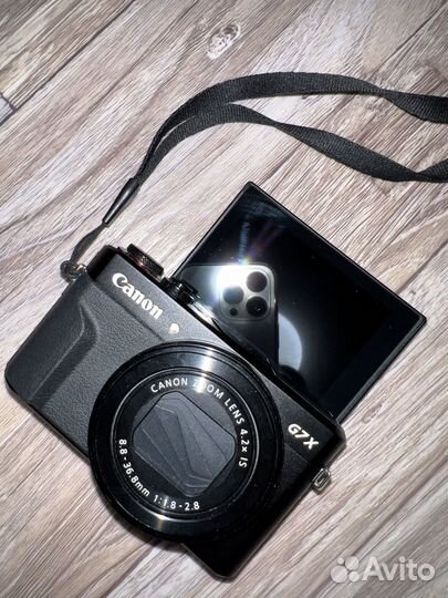 Компактный фотоаппарат canon