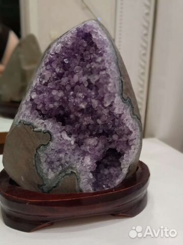 Друза аметиста на подставке