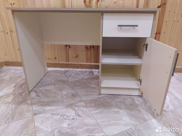 Письменный стол