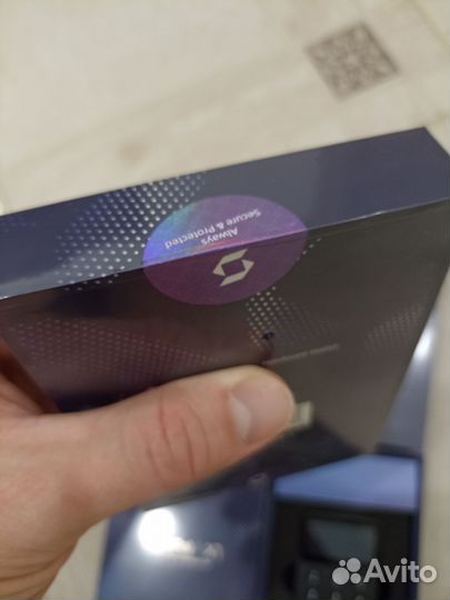 Аппаратный криптокошелек SafePal X1